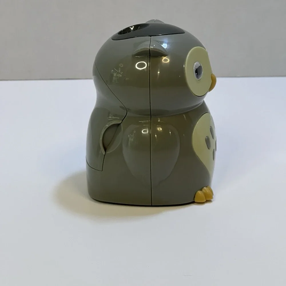 Owl Shaped electric pencil sharpener cartoon battery operated automatic shut-off